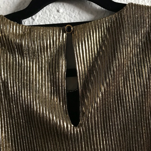 NWT Bar III gold/black sleeveless blouse. - Picture 5 of 6